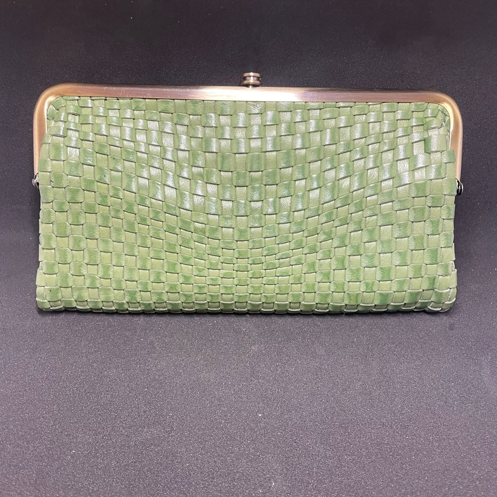HOBO the Original Lauren Clutch/Wallet woven Sweet Basil